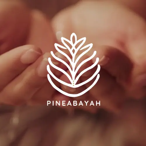 Le toucher sacré – Massage énergétique Pineabayah Mains offrant un toucher sacré illustrant le massage énergétique Pineabayah
