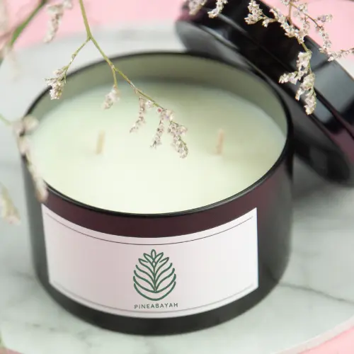 Bougie numérologique personnalisée Pineabayah – création artisanale Bougie numérologique personnalisée Pineabayah en cire végétale